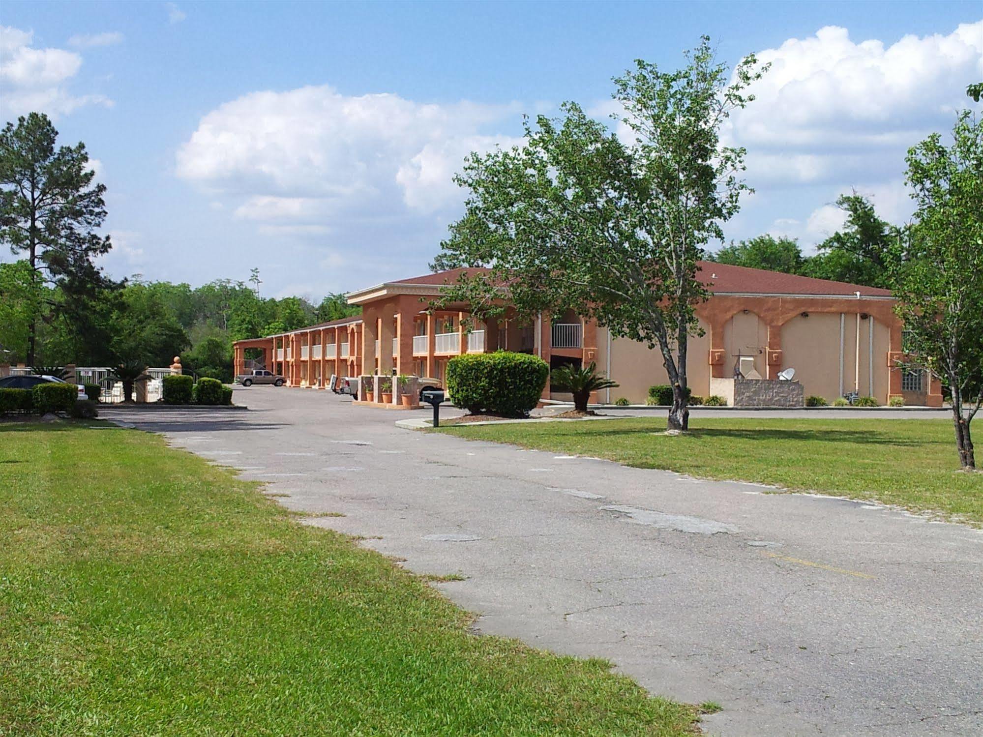 Hotel Valdosta Ga I-75 & Us-221 N Hwy Exterior photo