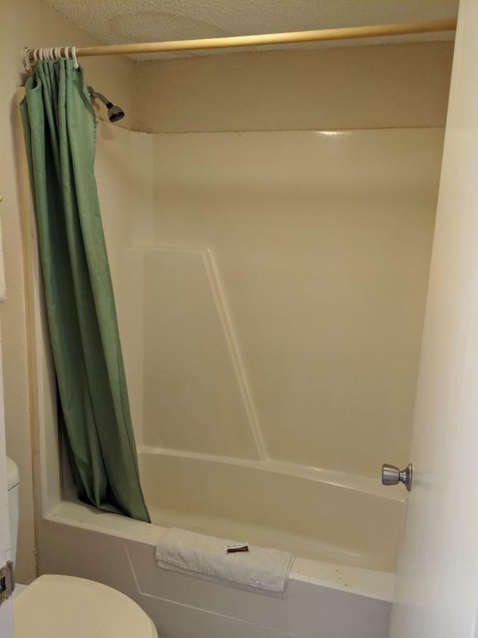 Hotel Valdosta Ga I-75 & Us-221 N Hwy Room photo